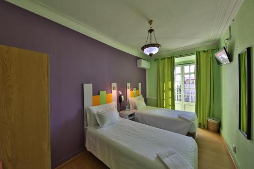 Twin Room with Shared Bathroom image 7