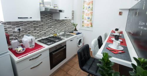 SAN GIOVANNI APARTMENT 80 MQ, Rome (photo 10)