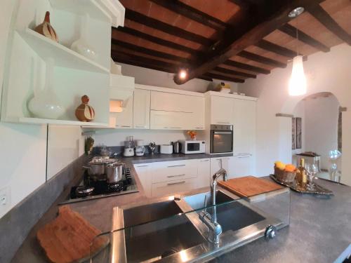 Villa Galearpe with private pool in Tuscany in Talla