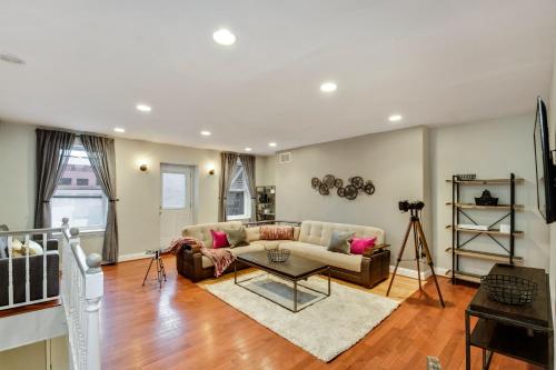 The Dreamers Penthouse-Funky 3BD in Center City Philadelphia