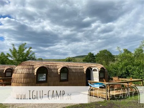 Iglu Camp Triolago in Riol, Deutschland