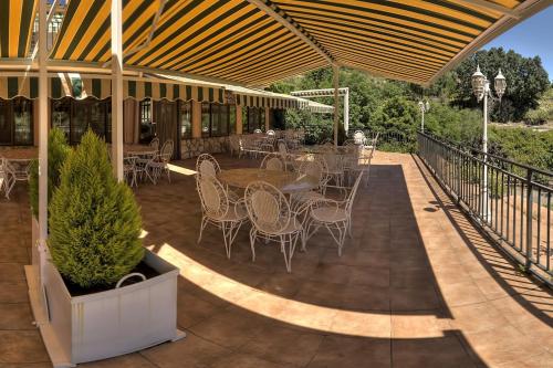 餐廳, 埃爾索利塔里奧鄉村民宿 (Albergue El Solitario) in 巴諾斯德蒙特馬約爾