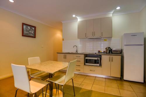 Konyha, Murray Waters Motor Inn and Apartments in Koondrook