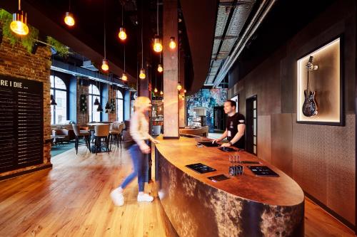 me and all hotel hannover - image 9