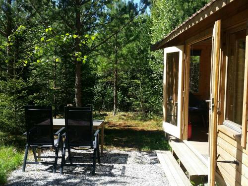 Cozy Lodge near Brattforsheden nature reserve