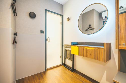 Point A Hotel London Paddington - image 3