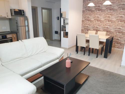 Uptown Residence Apartments - main image