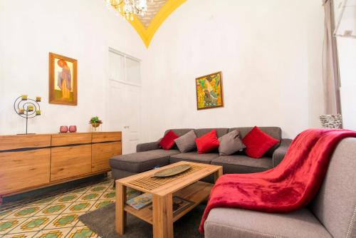 Charming town house just 500m from the marina and its well known typical market - image 3