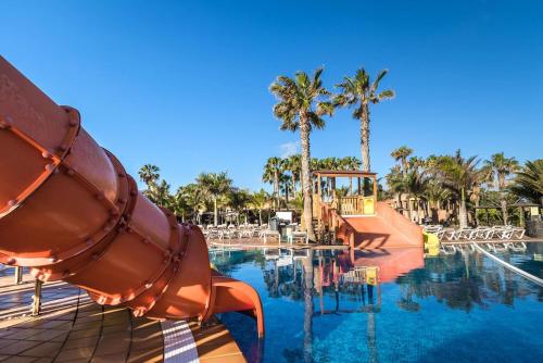 Family Apartment with Pool View - Oasis Duna Resort gîte à louer Corralejo