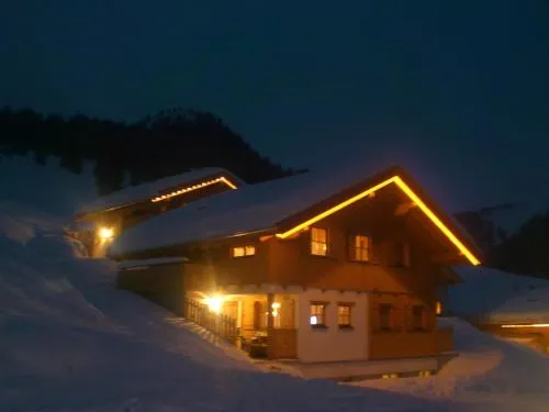Dreimäderlhaus in Sankt Gallenkirch, Österreich