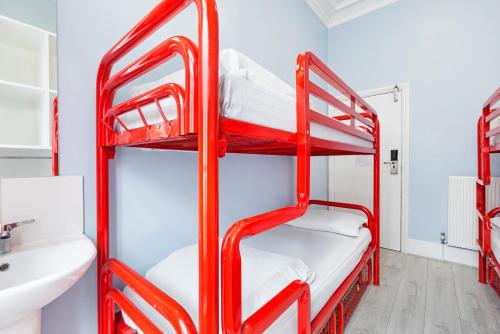 Astor Victoria Hostel - image 11