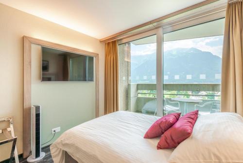 Metropole Swiss Quality Hotel - image 13
