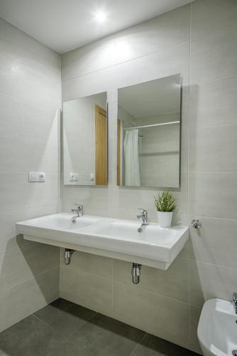 Hostal-Restaurante LUGANO Room Type - Superior Double Room