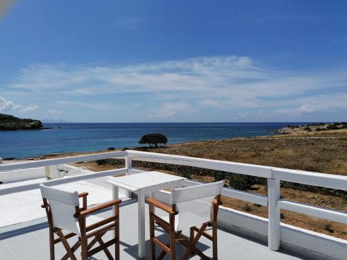 Sunset Studios & Rooms in Antiparosa