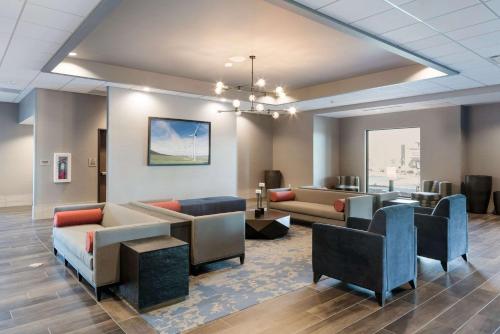 Comfort Suites Kennewick at Southridge - image 4