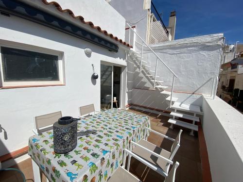 Amazing 2 bedroom Apartment with big sun terrace Sitges centre beach