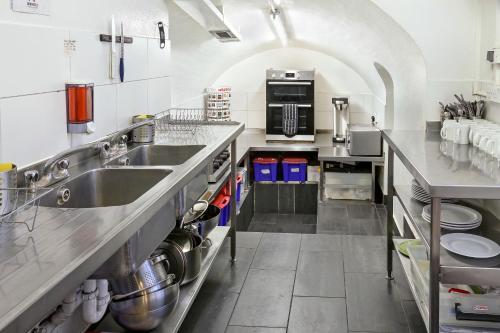 ห้องครัว, แอสเทอร์ วิกตอเรีย โฮสเทล (Astor Victoria Hostel) in เวสต์มินสเตอร์