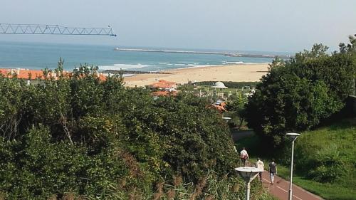 Anglet face à l'océan