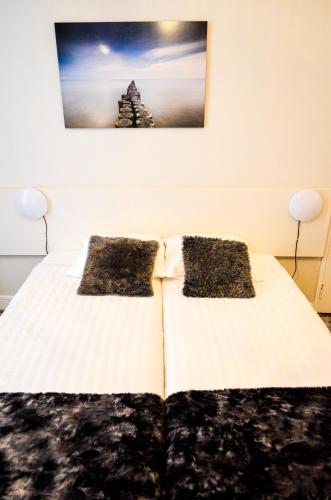 Triple Room with Shared Bathroom image 3