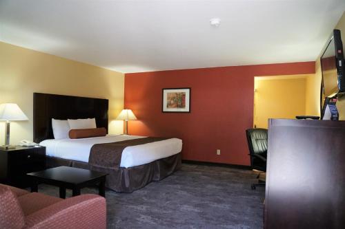 Deluxe King Room with Sofa