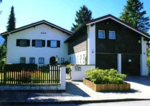 B&B Bad Reichenhall - Ferienwohnungen Sernatinger - Bed and Breakfast Bad Reichenhall