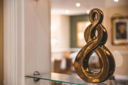 Wycliffe Hotel - image 7