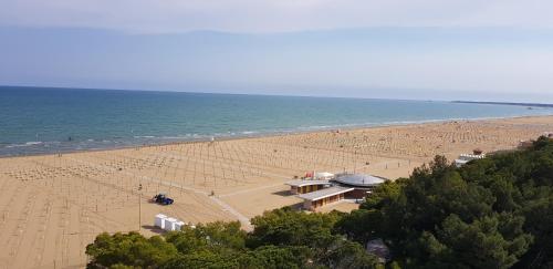 International Seaview Apartments 3