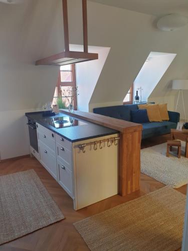 Apartment Dresden an der Frauenkirche mit großer Terrasse - pro Aufenthalt 1 PKW Stellplatz in der Tiefgarage GRATIS - image 14