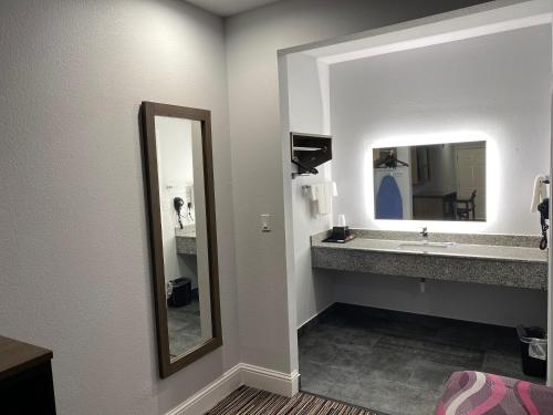 Palace Inn Crosby - image 4