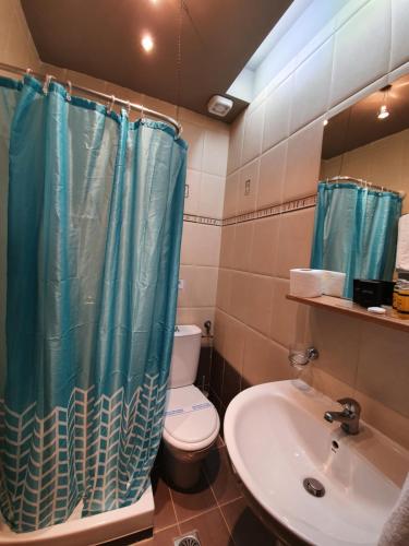 Twin Room with Garden View image 4