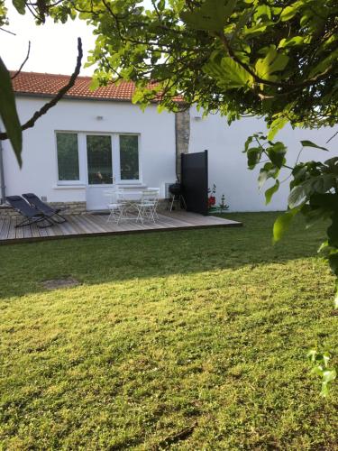 les trémieres gîte à louer La Bétaudière