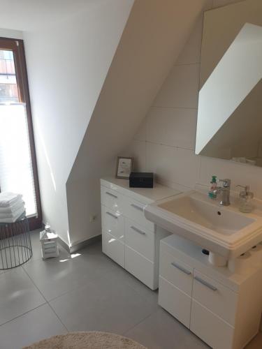 Modernes Apartment an der Frauenkirche 240m von Boulevard Theater entfernt