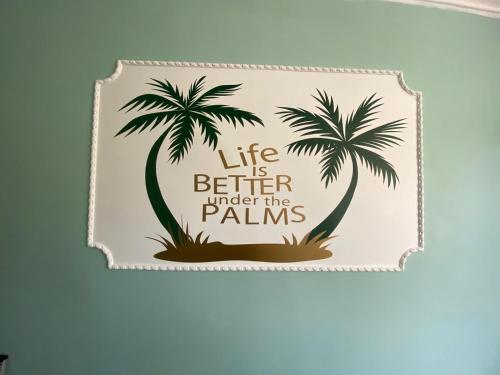 Twin Palms Guesthouse - image 10