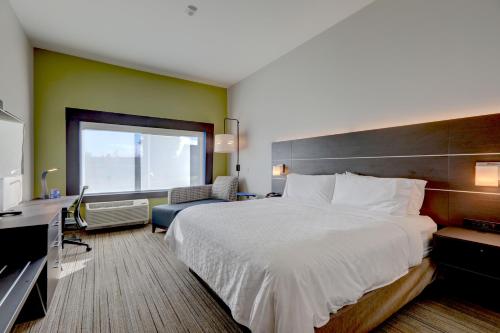 Holiday Inn Express & Suites - Auburn Downtown, an IHG Hotel