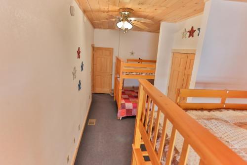 Log Inn Cabin - image 12