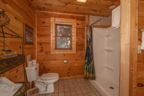 Log Inn Cabin - image 6