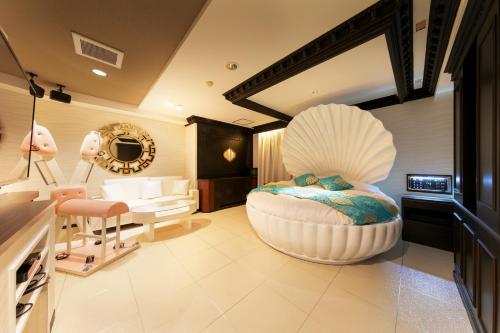 room detail thumbnail 1