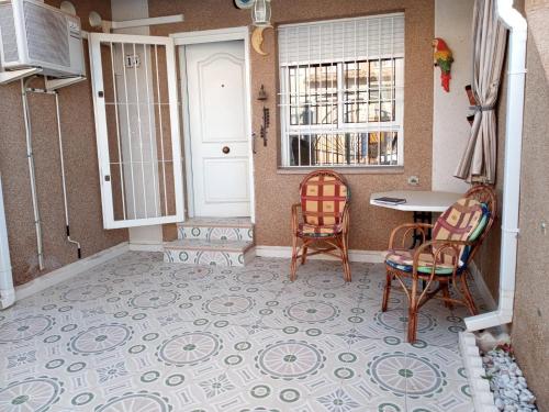 A quiet house with community pool - image 11