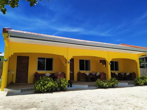 JPH Resort Room Type - Standard Queen Room with Two Queen Beds