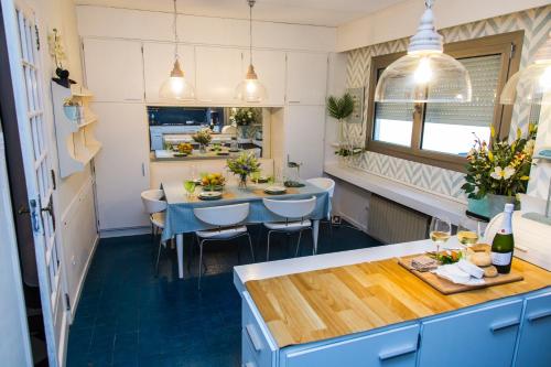 ROSALIAS-S HOUSE - image 3
