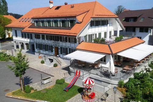 Gasthof zum Schlüssel La Méridienne Fribourg SA in Ueberstorf, Schweiz