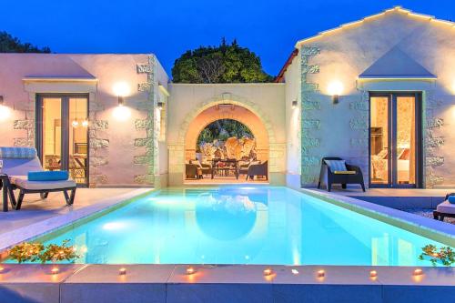 B&B Vrýses - Villa Vardis Heated Pool - Bed and Breakfast Vrýses