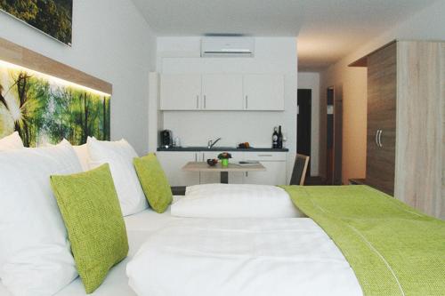 Four Stars by City Hotel Four Stars by City Hotel is a popular choice amongst travelers in Meckenheim, whether exploring or just passing through. The property features a wide range of facilities to make your stay a pleasant e