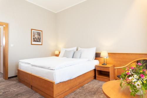 1 queen bed