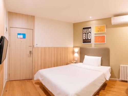 Hanting Hotel Taiyuan Liuxiang Hanting Express Taiyuan Liuxiang is perfectly located for both business and leisure guests in Taiyuan. The property has everything you need for a comfortable stay. Service-minded staff will welcome an