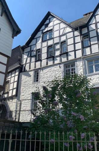 Manoir -1654- historisch schlafen in Monschaus Altstadt