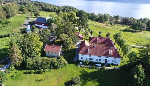 . Svanøy Hovedgård