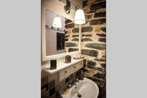 La Casa Di Pietra -By House Of Travelers-
