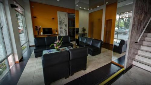 Előcsarnok, Rede Andrade Guaira in Egyéb