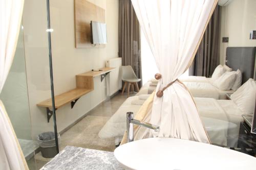 Alexiou Hotel - image 4